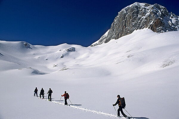 Hike on touring skis in the Dachstein Mountains